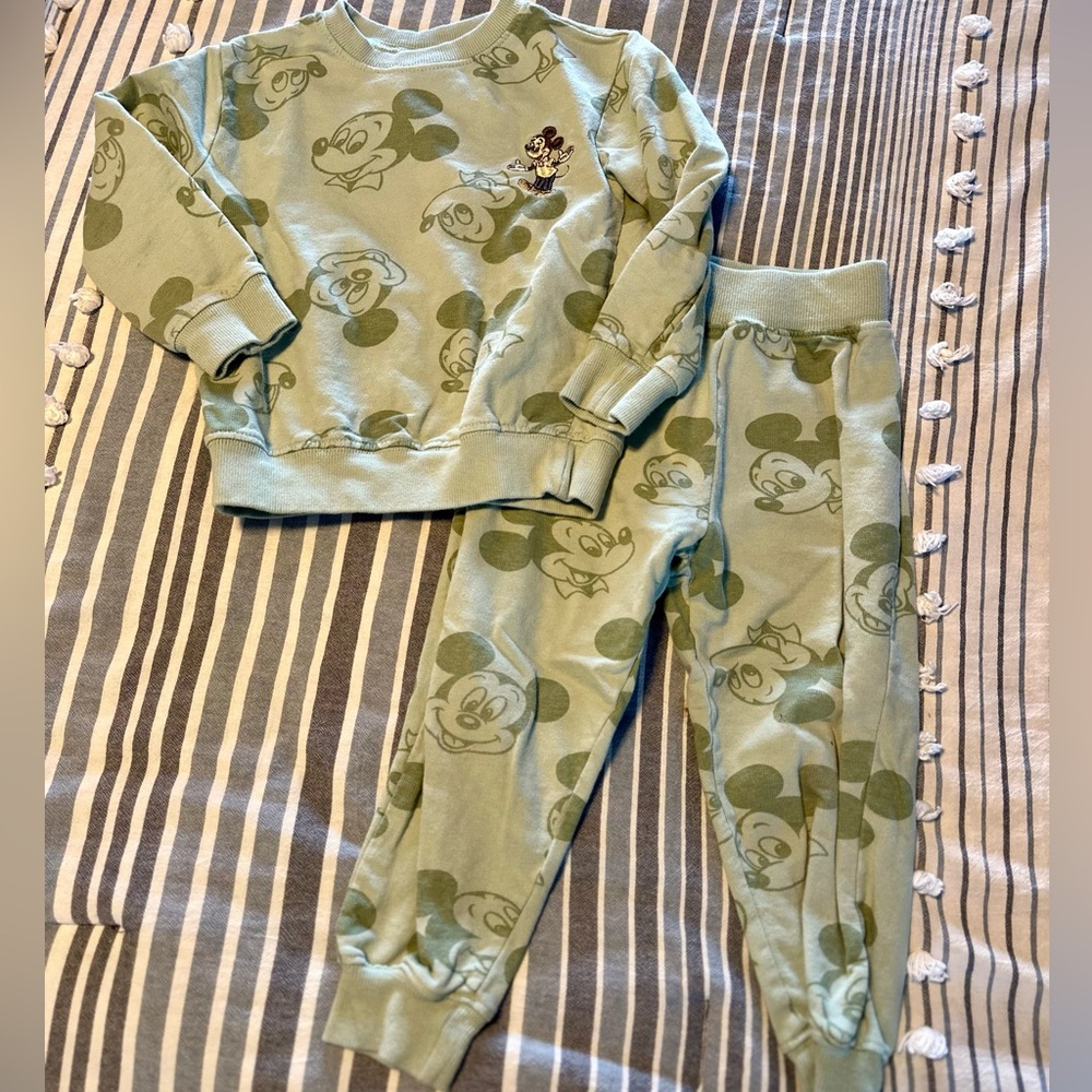 Disney Outfit